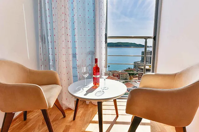 Lux two bedroom apartment with sea view — photo 6